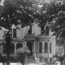 Old Governor's Mansion and articles about its razing