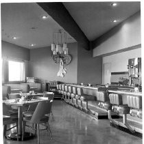 Caravan Inn dining room