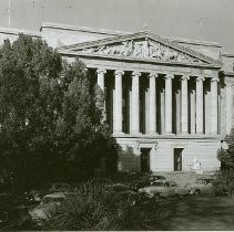 State Library and Courts Building