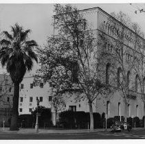 View of the Sutter Club building at 1220 9th Street. The club moved to this location in 1930