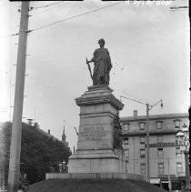 Statue Our Lady of Victories