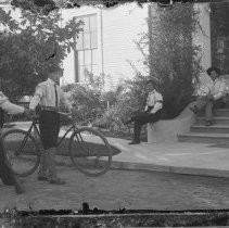 Exterior view of children standing in front of Buffum Eye and Ear Doctor's office in Fair Oaks