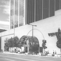 Weinstock's Exterior