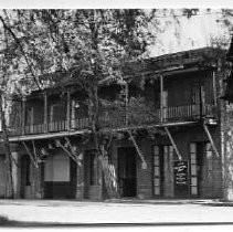 Old Columbia Hotel