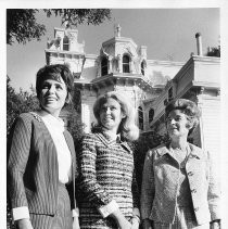 Joan Kennedy (Mrs. Ted Kennedy, center) in front of the Governor's Mansion with Kathleen Brown (left) and Bernice Brown (during the Pat Brown administration)