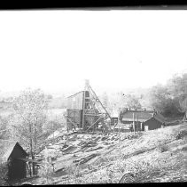 Dolling Gold Dig Company buildings and hoist