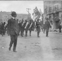 Soldiers on Van Ness, 9 A.M., 19th [April, 1906]