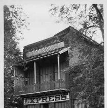 Wells Fargo Express Building, exterior