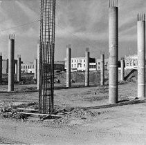 Columns for New Freeway Near Sacramento's West End