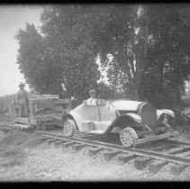Automobile made to be driven on railroad track