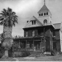 Victorian Mansion in Folsom