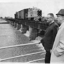 Inspection of Sacramento Weir