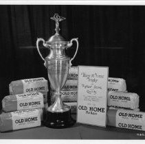 View of the Freer Trophy Award won by Old Home and Betsy Ross Bread for Pioneer Baking Company