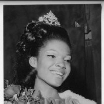 Wenona Diane Hillman, Miss Afro-Sacramento, is flanked by the runnersup in the contest held at the El Dorado Hotel