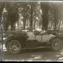 Unknow woman in automobile