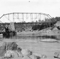 Bridge crossing the American River at Folsom