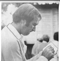 Bob Lunn, pro golfer, signs his score card after the first round of play at the Northern California Open Golf Tournament