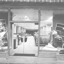 Weinstock's Exterior