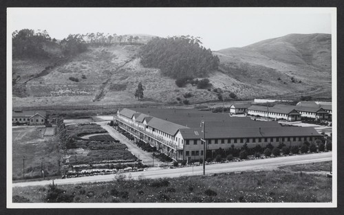 [view of facility showing situation within canyon]