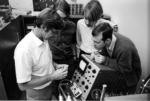 Floyd Humphrey in lab with students