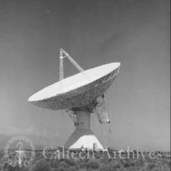 130-foot radio telescope views