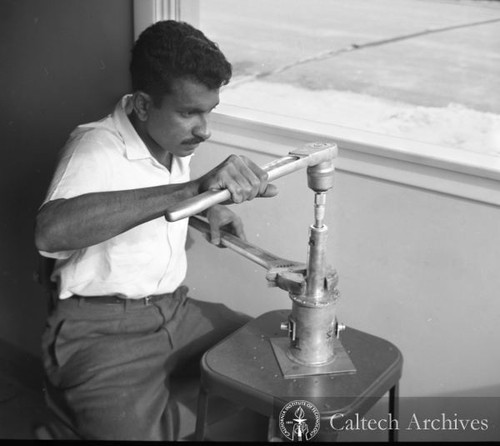 Owens Valley Radio Observatory (OVRO), construction