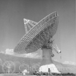 130-foot radio telescope views