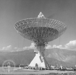 130-foot radio telescope views