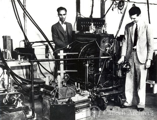 Carl Anderson and Seth Neddermeyer with magnet cloud chamber