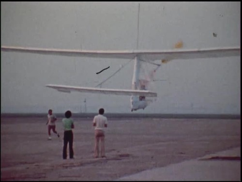 Gossamer Condor Kremer flight footage (Film)