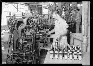 Ginger ale bottling machine, Southern California, 1931