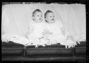 Mrs. Alnutt's twins, Southern California, 1934