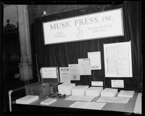 Booth at M.A.E. Cat Biltmore Hotel, 506 S Grand Ave, Los Angeles, CA, 1940