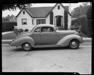 Hudson-Terraplane coupe, 195 South Sunnyslope Avenue, Pasadena, CA, 1940