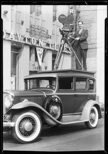 Pathe News cameraman, Southern California, 1933