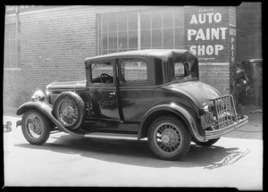 Peerless coupe, hit by Red Top cab, Dr. E.B. Tuteur, owner, Wilshire medical building, Southern California, 1931