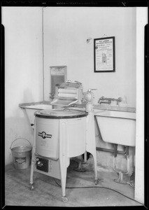 Washing machine, McAllister apartments, Southern California, 1933