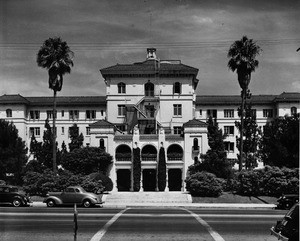 Hollywood Presyterian Olmsted Memorial Hospital on North Vermont Avenue in Hollywood between Fountain Avenue and Longpre Avenue