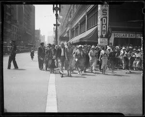 Crowds shopping, Los Angeles, CA, 1935