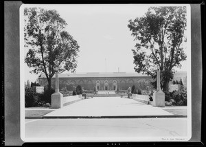 Sculpture at entrance to Exposition Park, Los Angeles, CA, 1932