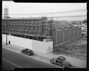 Roof construction on market, Southern California, 1940