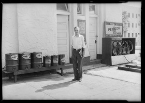 Mr. Brown & full line, 4982 Hollywood Boulevard, Los Angeles, CA, 1931