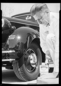 Filling cars from new Triton quart cans, Southern California, 1934