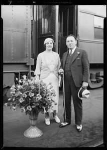 Arrival of dairy men from east, Southern California, 1932