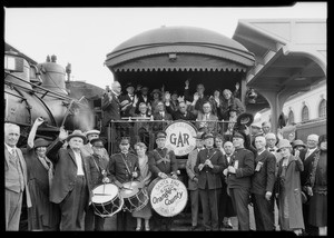 Grand Army of the Republic at Southern Pacific station, Southern California, 1926