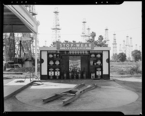 Union station and proprietor, Santa Fe Springs, CA, 1940