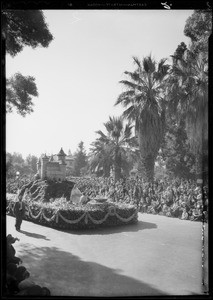 Parade floats, Tournament of Roses, Pasadena, CA, 1933