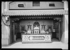 Mission Orange stand at 459 South Main, Southern California, 1927