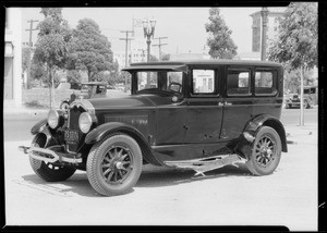 Buick sedan, Mrs. J. B. Shackelford, owner, Southern California, 1933