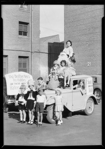 Walker's kiddies & Santa Claus, Southern California, 1930